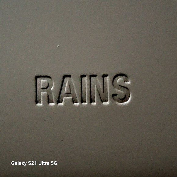 Rains Waterproof Tablet Portfolio Taupe NWT Fits Most Tablets H 7.48in W 9.84in - Picture 7 of 7